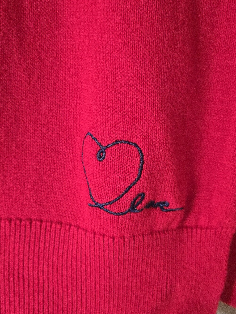 L♡VE Ellen Degeneres | Red & White V-Neck Sweater with Dog Patch, Size M - Picture 7 of 10